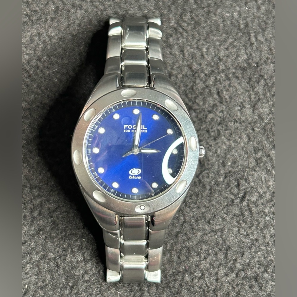 Fossil Blue Mens Watch 100 Meters 330 Feet Water Resistant Needs Battery